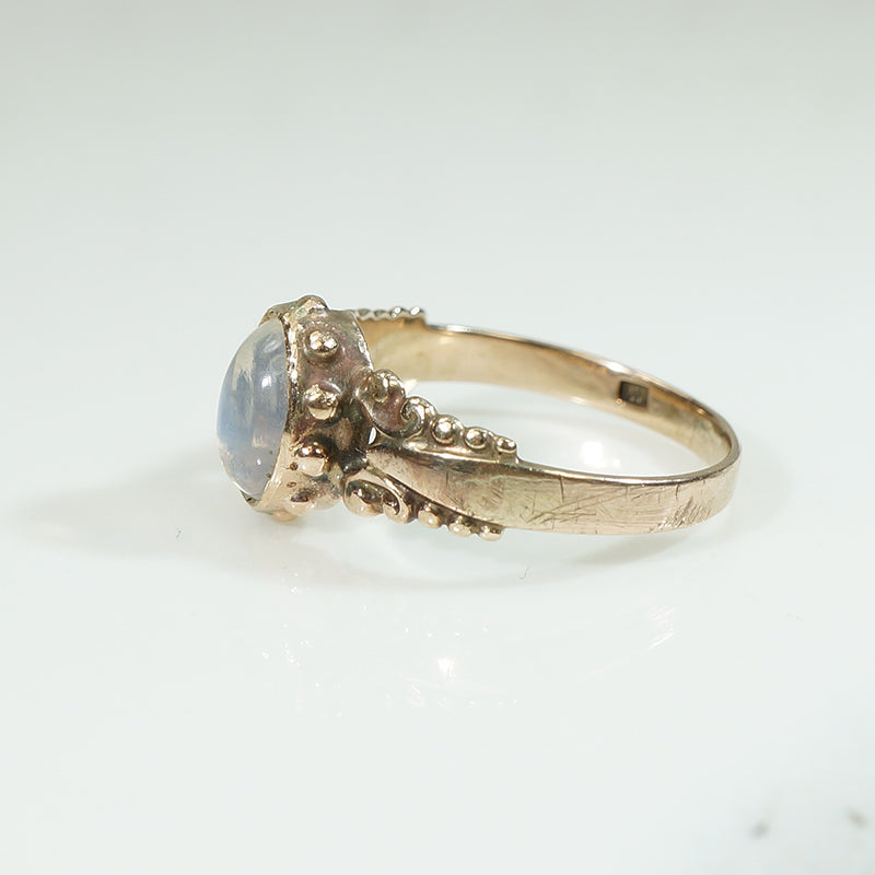 Romantic Edwardian Moonstone & Gold Ring