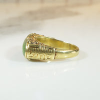 Graceful 18k Gold and Jade Ring