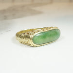 Graceful 18k Gold and Jade Ring