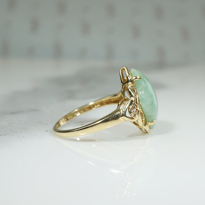 Vintage Jade and Gold Ring