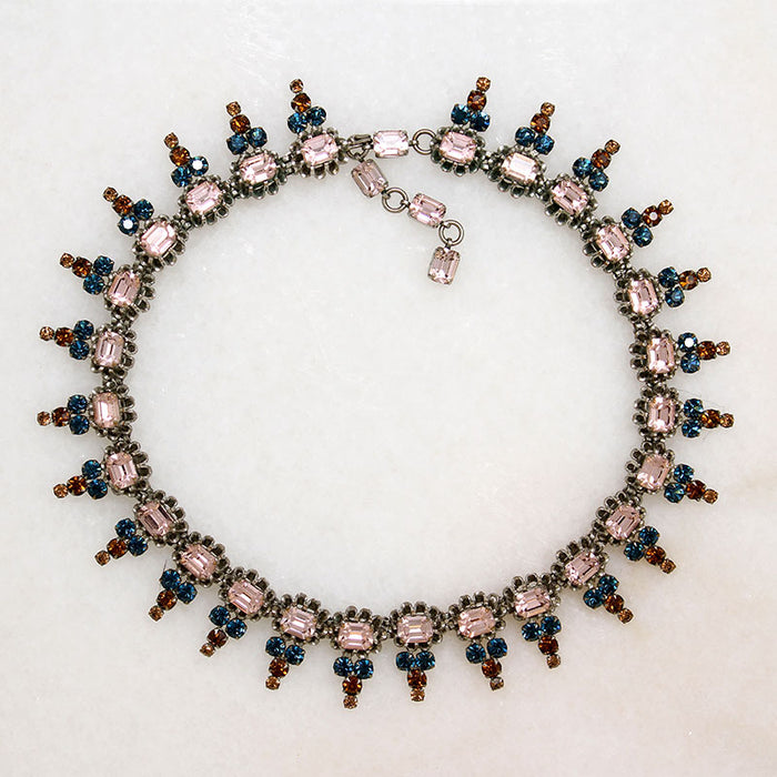 Chic French Choker with Sophisticated Rhinestone Palette