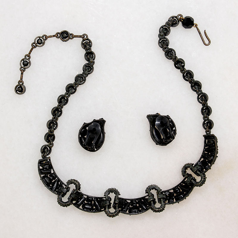 Jewel-Tone Necklace & Earring Set by Hollycraft