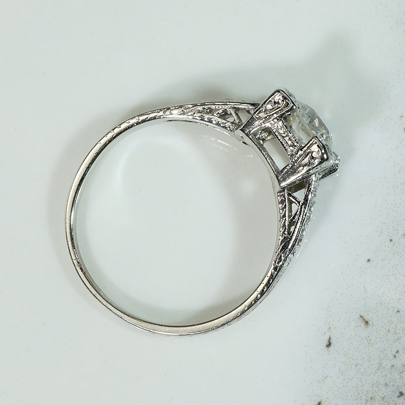 Gorgeous Diamond & Platinum Filigree Engagement Ring