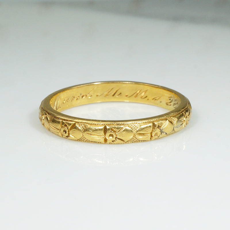 Buttery 18k Gold Forget-Me-Not Band