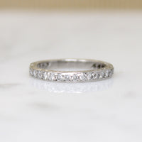Detail Rich Diamond & Platinum Band Size 3.75