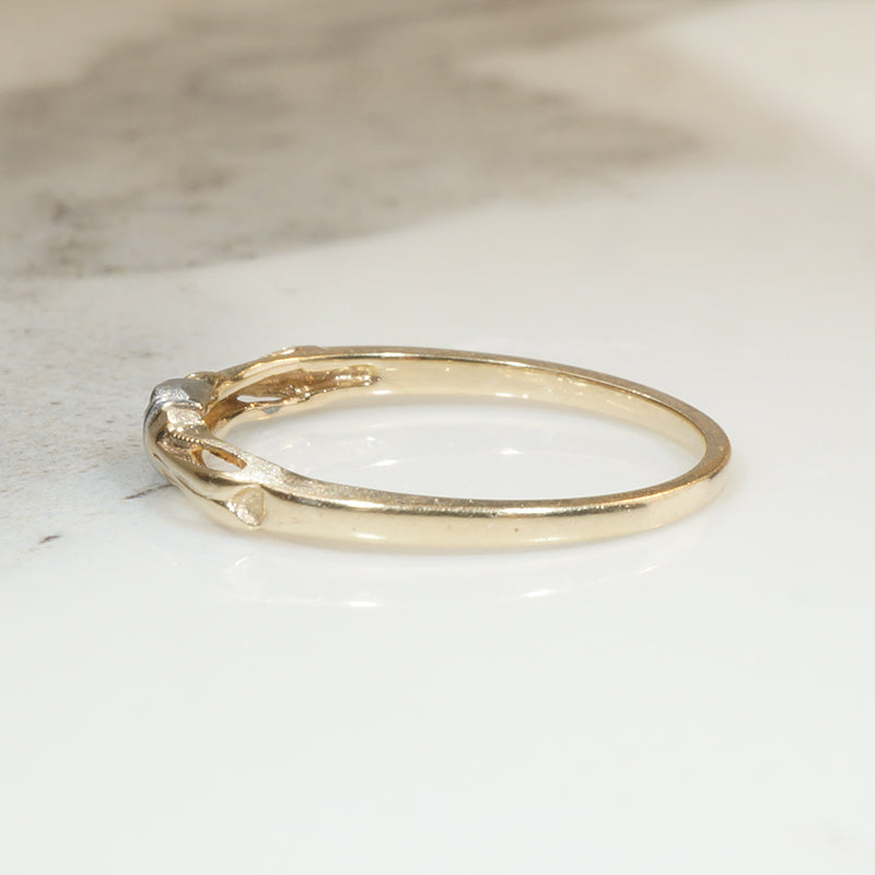 Stylized Dragonfly Two-Tone Diamond Band