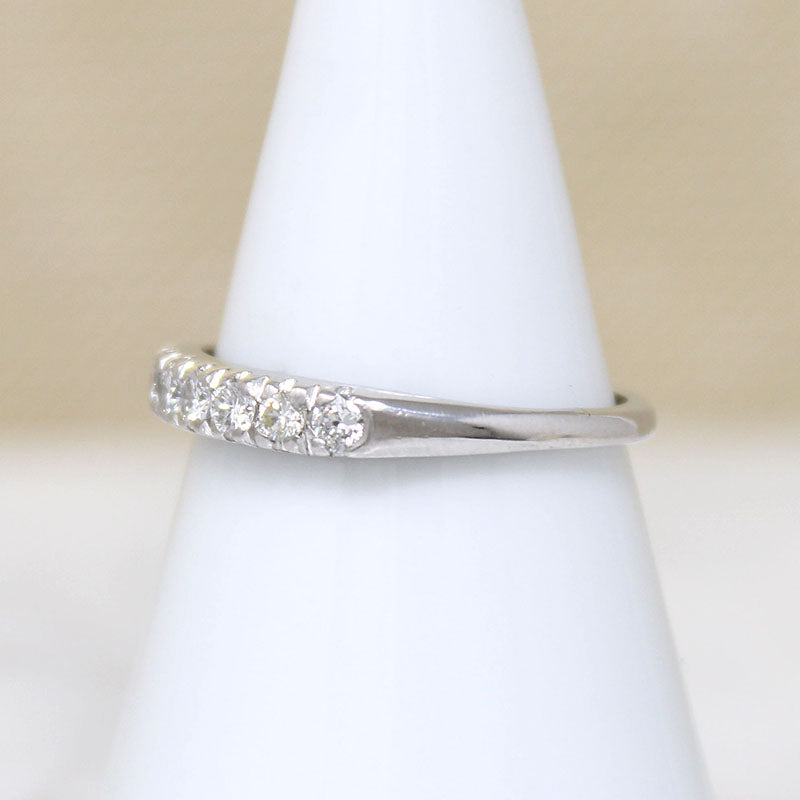 Stylish Seven Diamond & Platinum Wedding Band