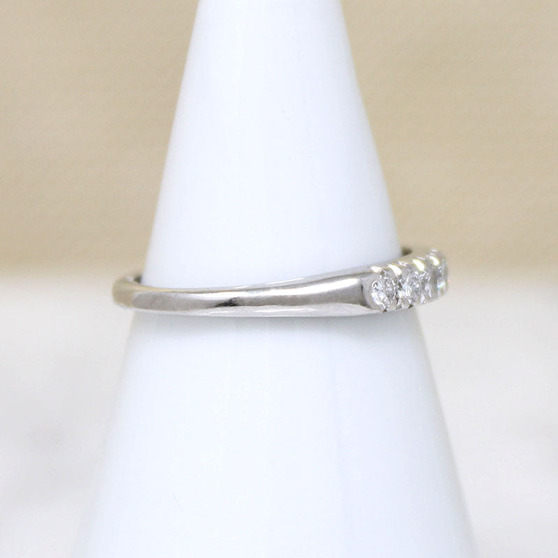 Stylish Seven Diamond & Platinum Wedding Band