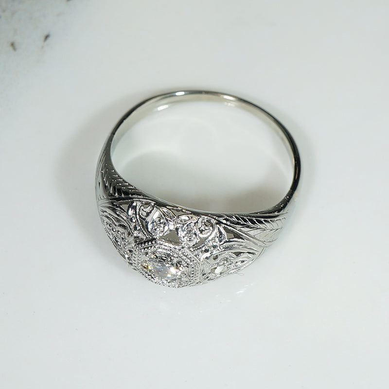 Paisley-Like Art Deco Filigree Diamond Ring