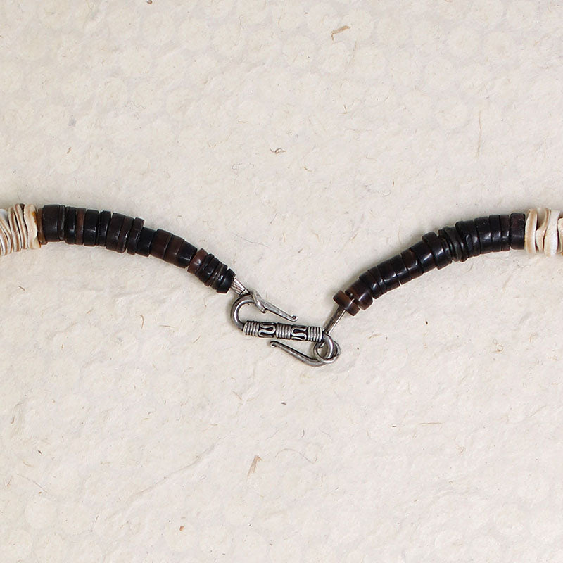 Attractive Shell, Turquoise & Sterling Silver Bead Necklace