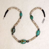 Attractive Shell, Turquoise & Sterling Silver Bead Necklace