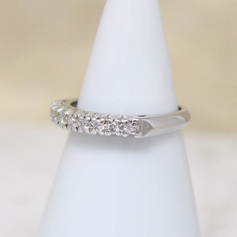 Nine Diamond Chic Platinum Wedding Band