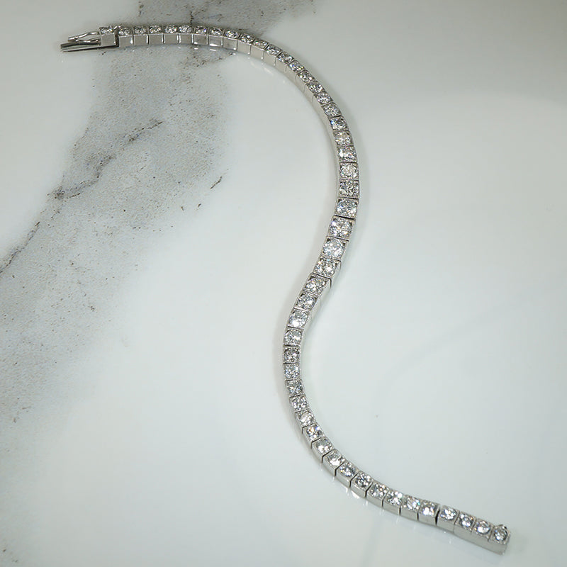 Simply Stunning 1950s Platinum Diamond Bracelet