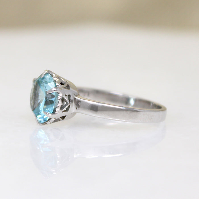 Glamorous Natural Blue Zircon Solitaire Ring