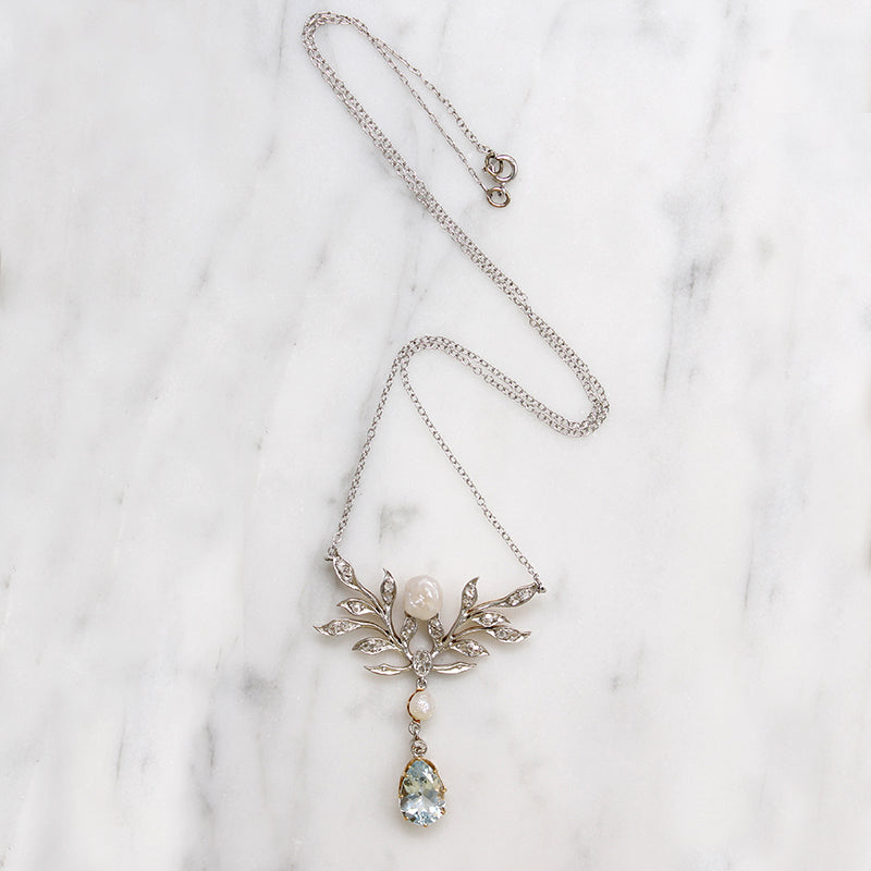 Alluring Art Nouveau Diamond & Aquamarine Necklace