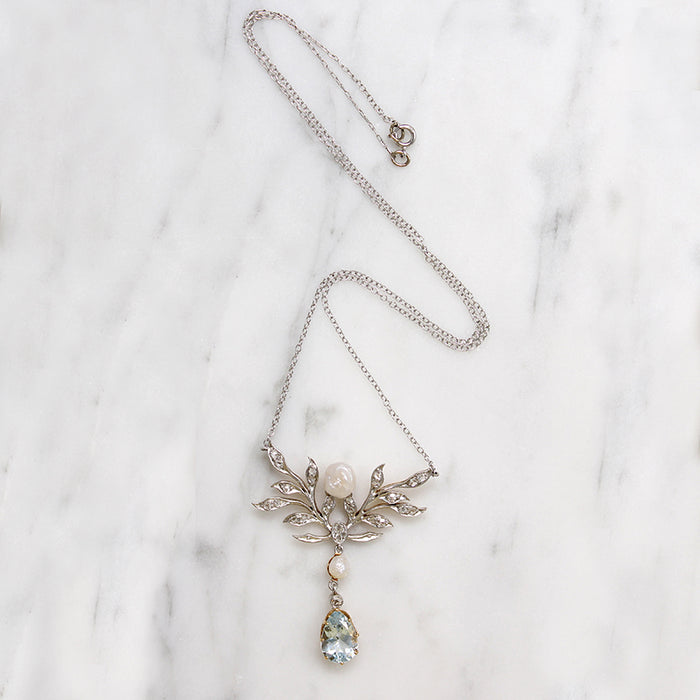 Alluring Art Nouveau Diamond & Aquamarine Necklace
