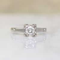 Stylish Retro Diamond & White Gold Solitaire Ring