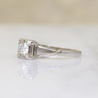Stylish Retro Diamond & White Gold Solitaire Ring
