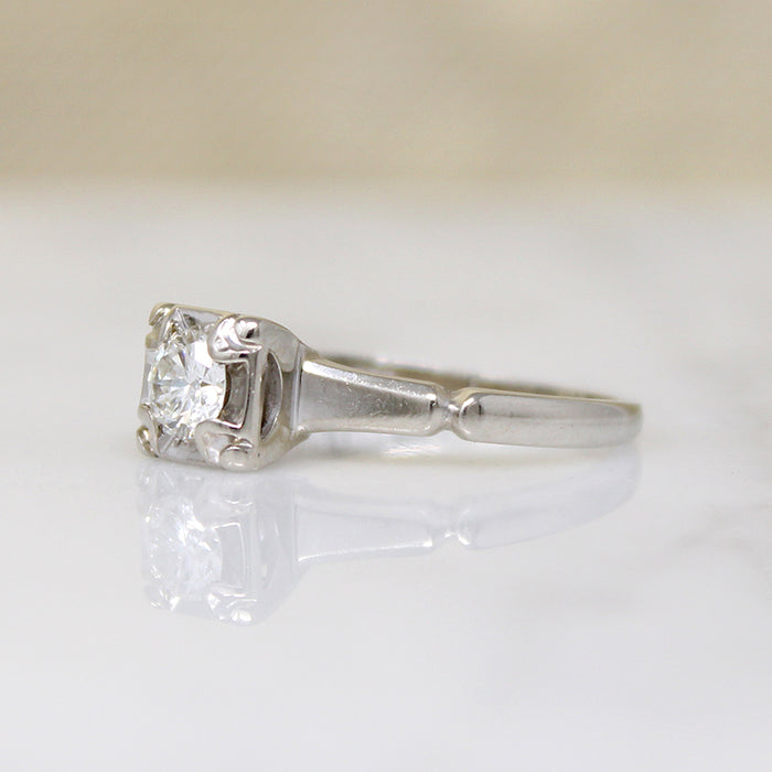 Stylish Retro Diamond & White Gold Solitaire Ring