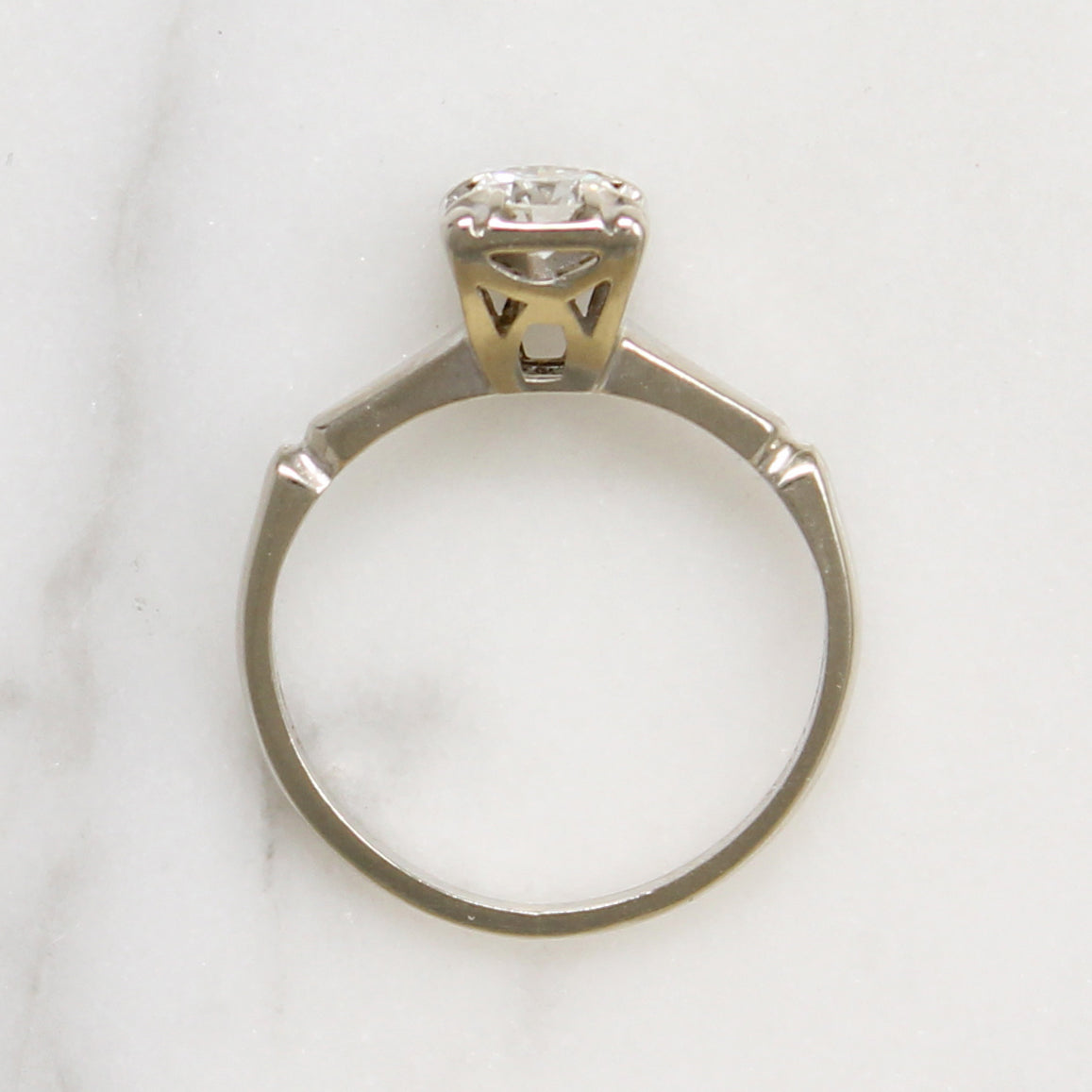 Stylish Retro Diamond & White Gold Solitaire Ring