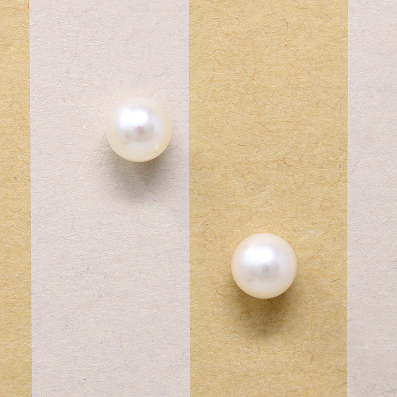 Vintage Akoya Pearls in 14k Gold Studs