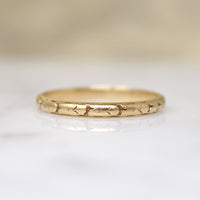 Faded Forget-Me-Nots Engraved 14k Gold Band 