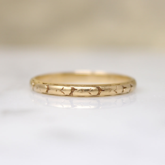 Faded Forget-Me-Nots Engraved 14k Gold Band 