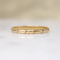 Faded Forget-Me-Nots Engraved 14k Gold Band 