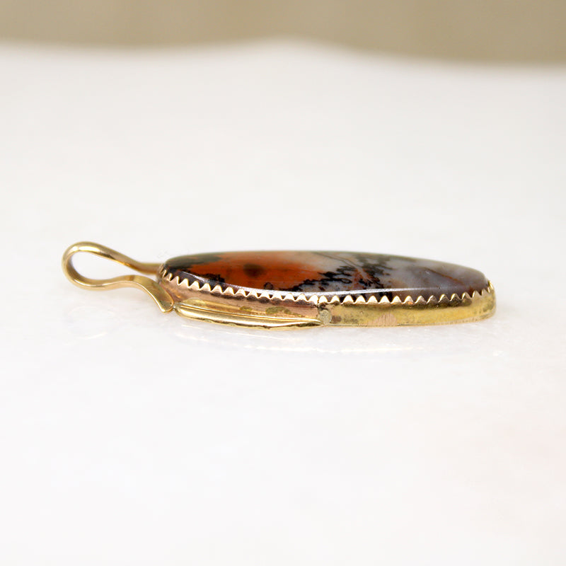 Breathtaking Agate in Gold Modernist Pendant