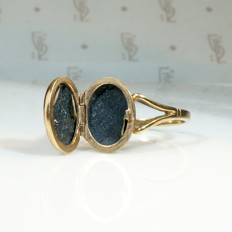 Sentimental English Locket Ring in 9ct Gold
