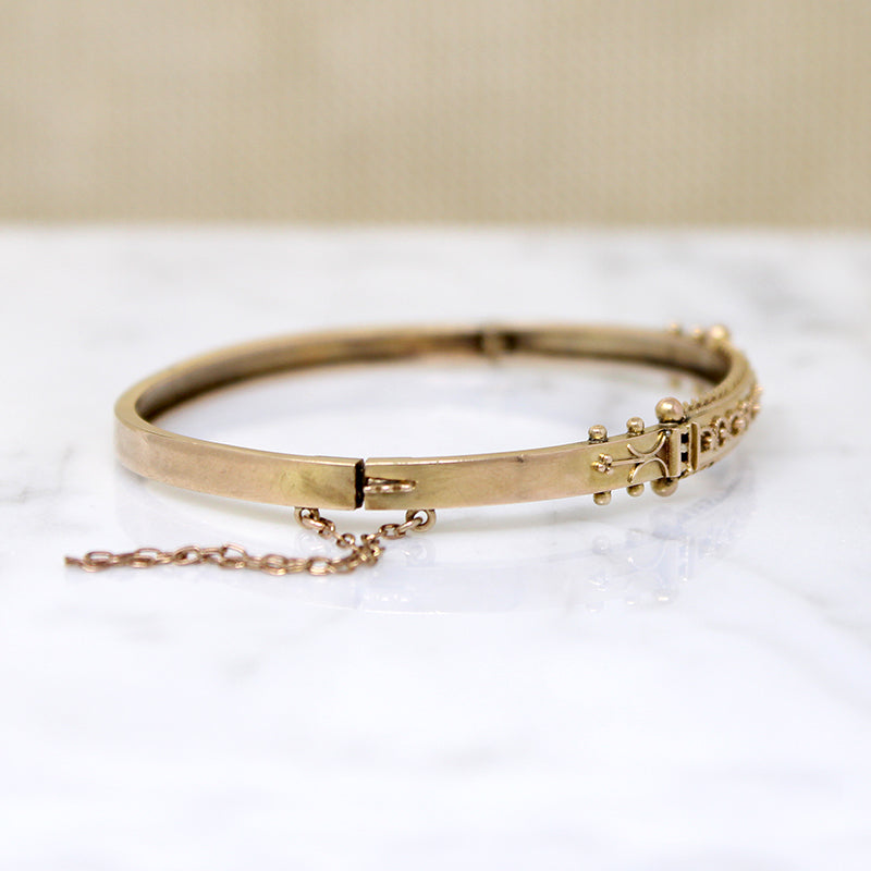 Enchanting Victorian 9ct Etruscan Revival Bangle