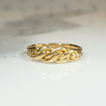 Attractive 18ct Gold English Keeper Ring