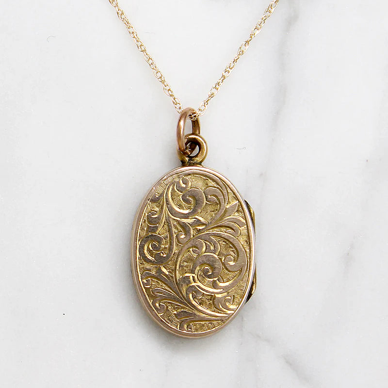 Engraved Leaves & Shield 9ct Gold Victorian Locket