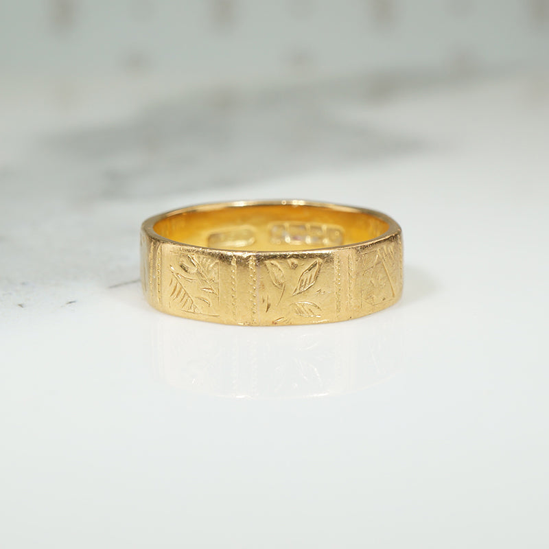 Gorgeous 22k Gold Panel Band
