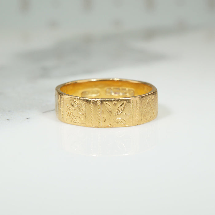 Gorgeous 22k Gold Panel Band