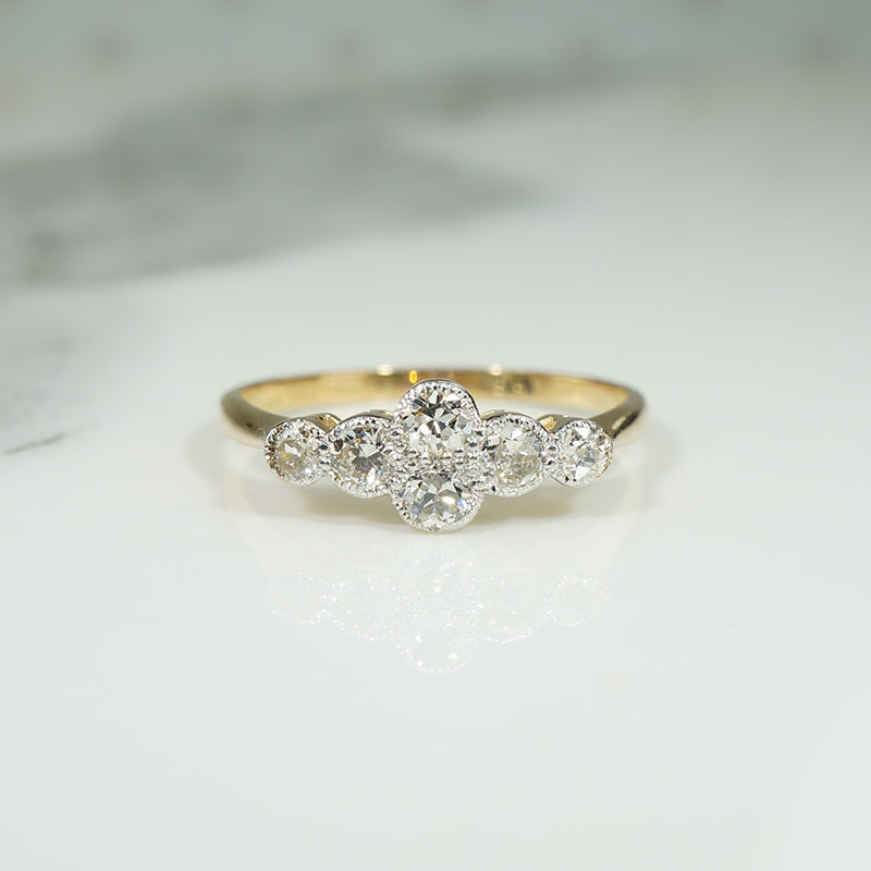 Unique and Sparkling Diamond Ring