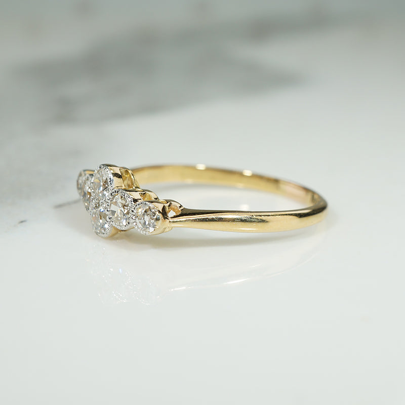 Unique and Sparkling Diamond Ring