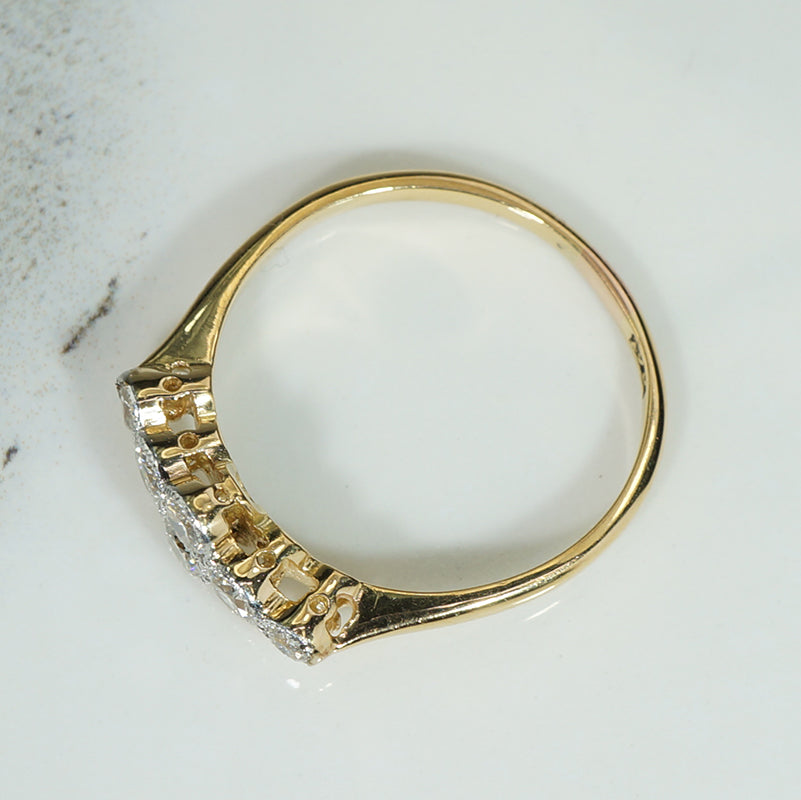 Unique and Sparkling Diamond Ring