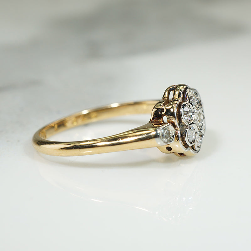 Vintage 18k Gold and Platinum Framed Floral Ring