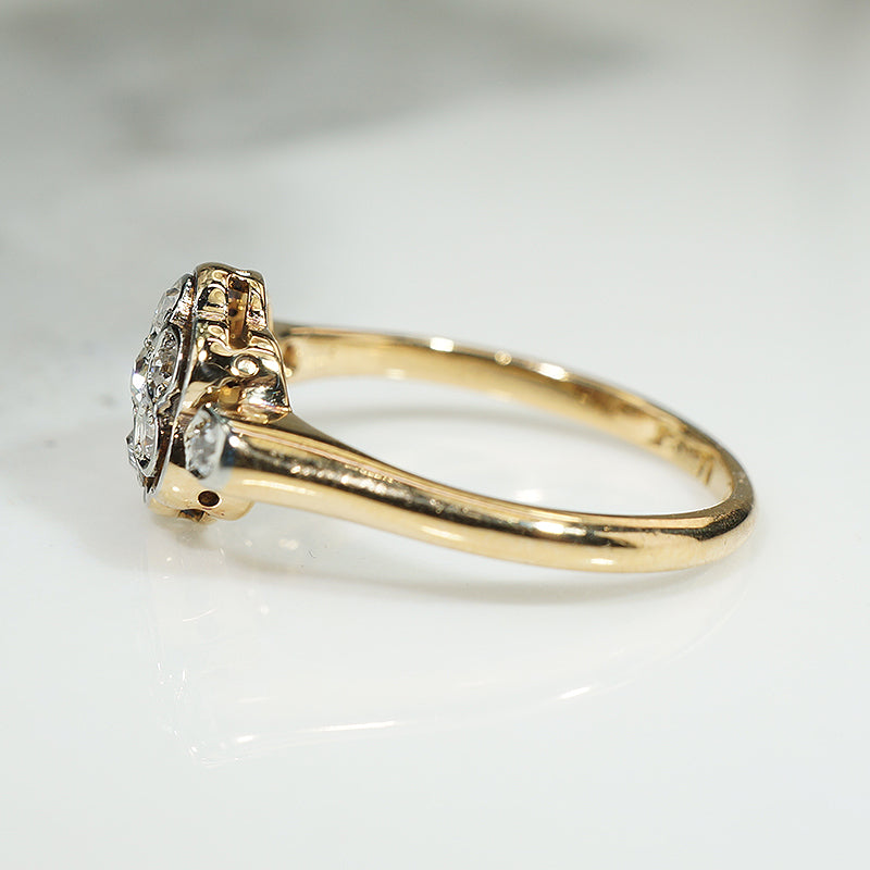 Vintage 18k Gold and Platinum Framed Floral Ring