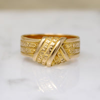 Unusual Engraved 18ct Gold Love Knot Band
