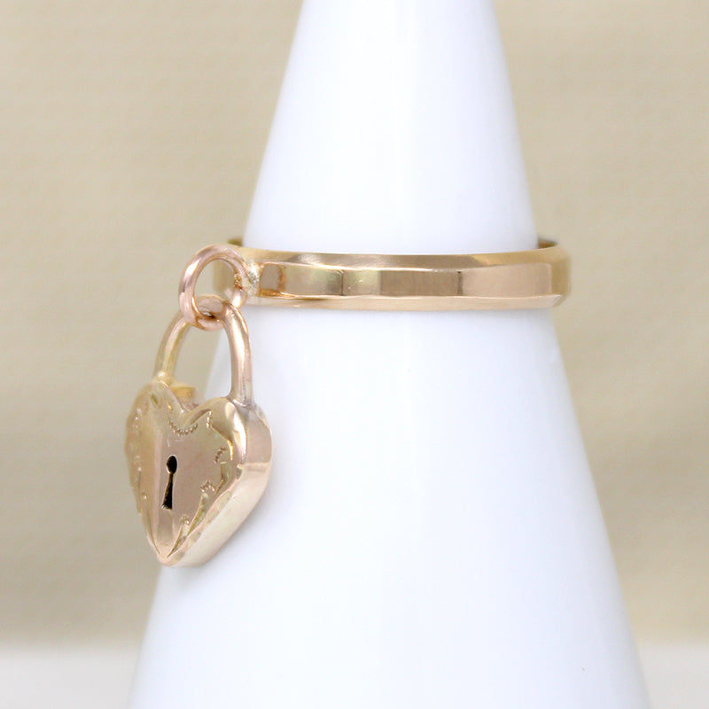 English 15ct Rosy Gold Heart Padlock Band