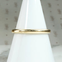 Slender Gold Men's Wedding Band