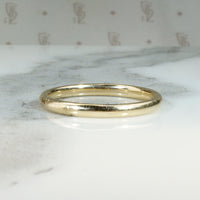 Slender Gold Men's Wedding Band