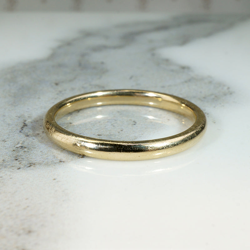 Slender Gold Men's Wedding Band