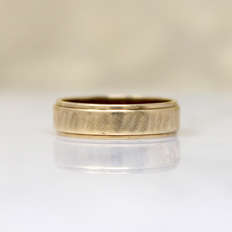 Flat Gold Band with Stepped Edge & Florentine Finish