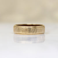 Flat Gold Band with Stepped Edge & Florentine Finish