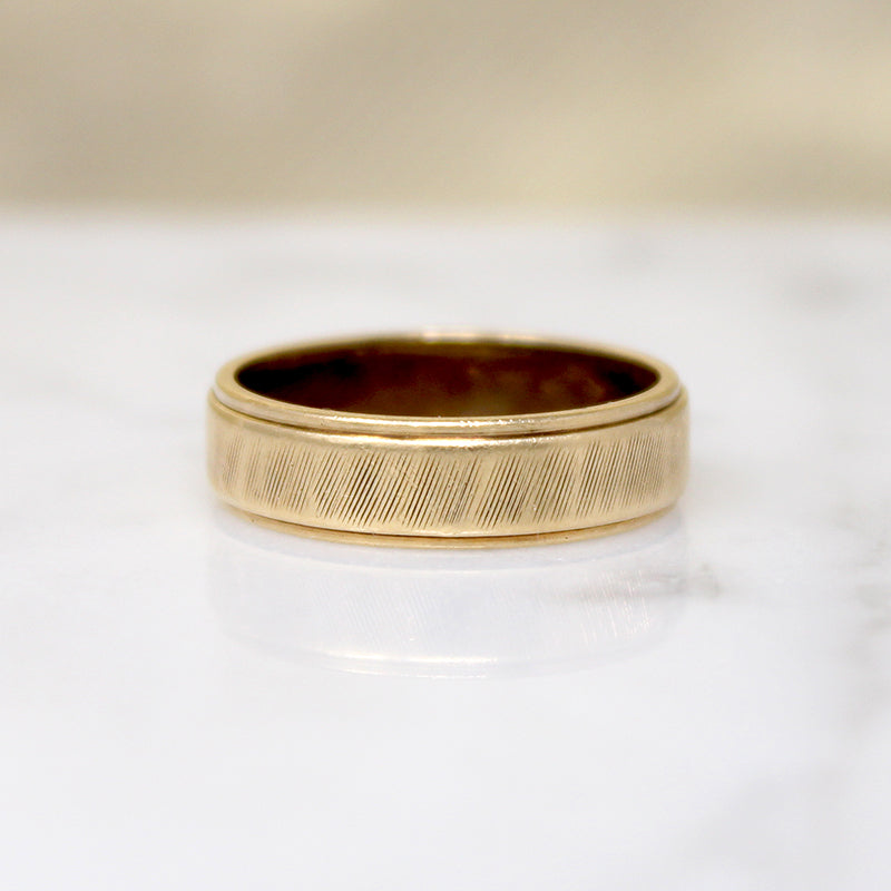 Flat Gold Band with Stepped Edge & Florentine Finish