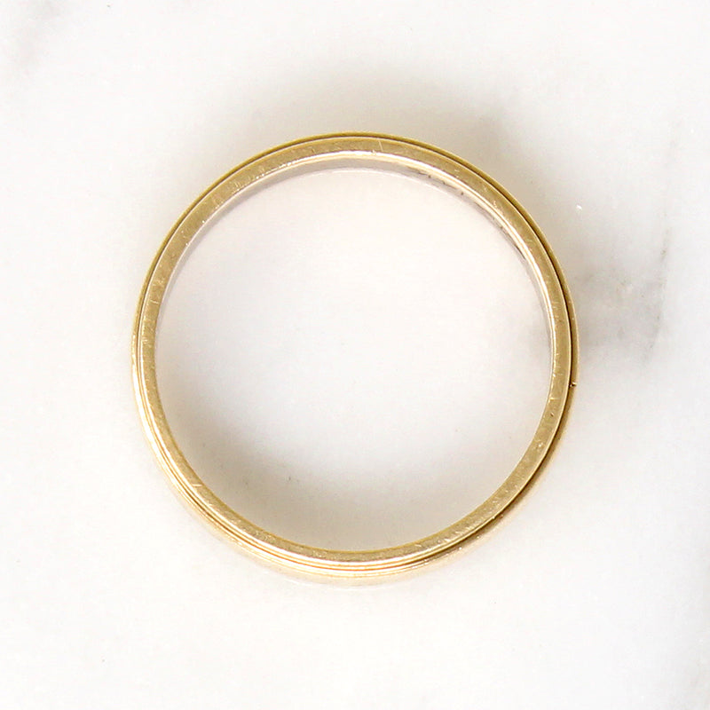 Flat Gold Band with Stepped Edge & Florentine Finish