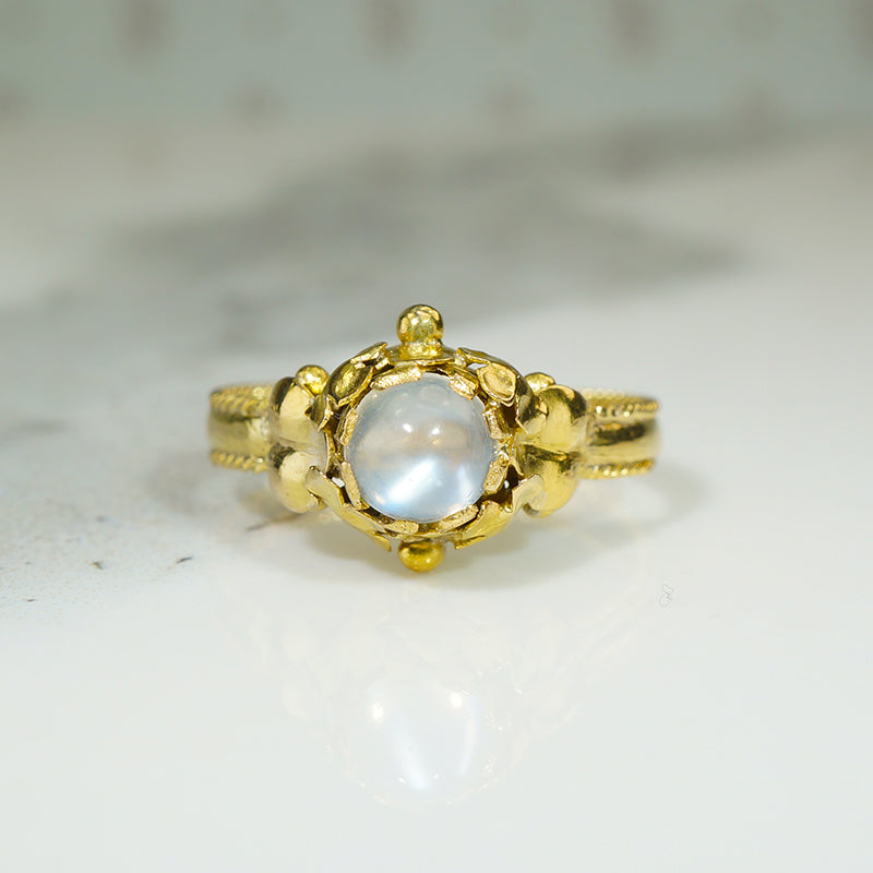 Vintage Moonstone 18k Ring